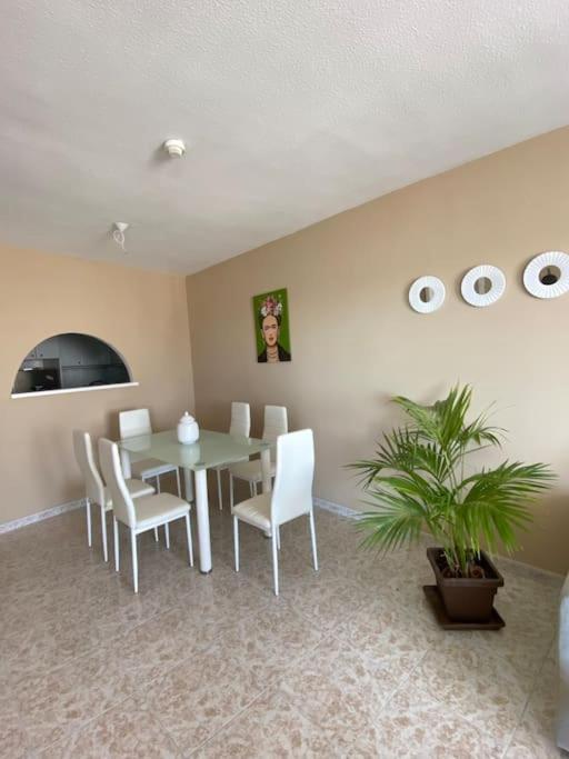 Lovely 1 Bedroom Apartment With Sea Views And Pool エステポナ エクステリア 写真