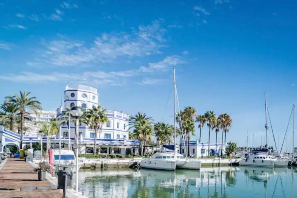 Lovely 1 Bedroom Apartment With Sea Views And Pool エステポナ エクステリア 写真