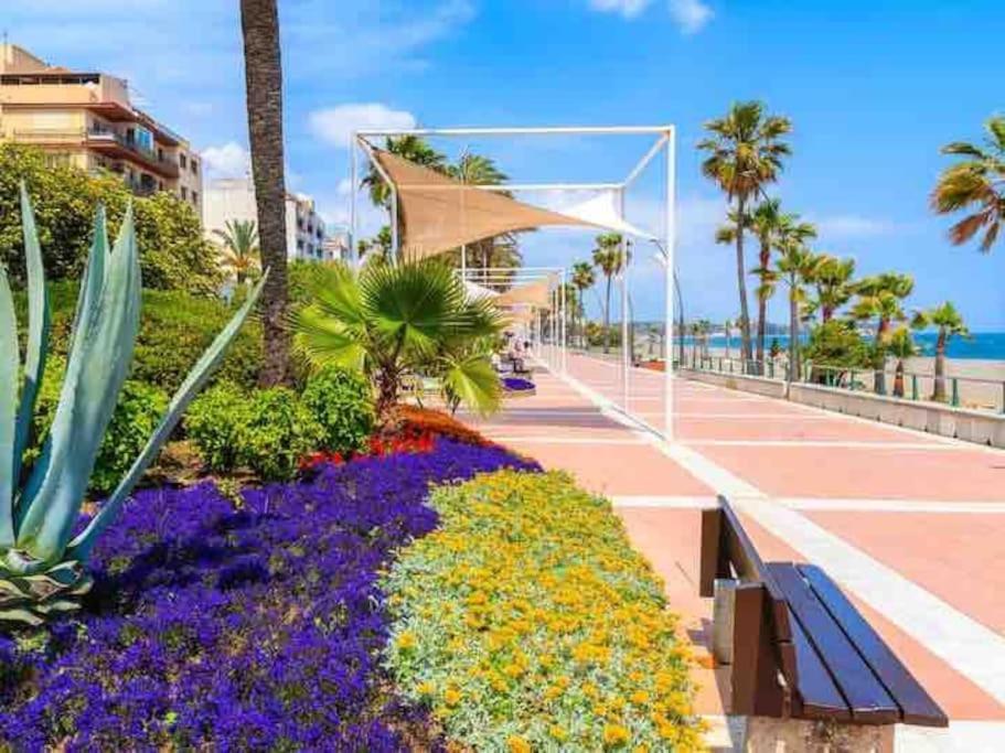 Lovely 1 Bedroom Apartment With Sea Views And Pool エステポナ エクステリア 写真
