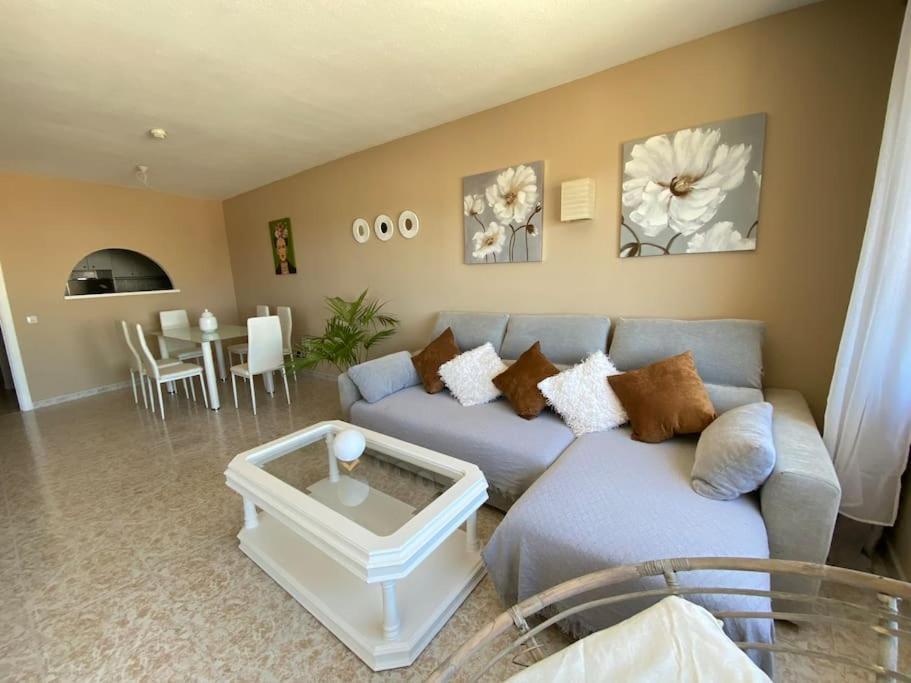 Lovely 1 Bedroom Apartment With Sea Views And Pool エステポナ エクステリア 写真