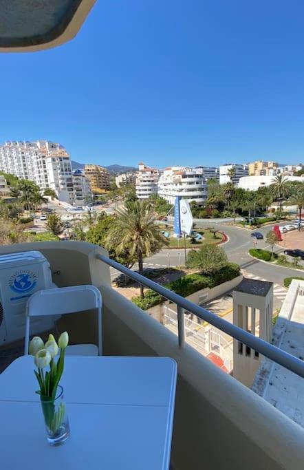 Lovely 1 Bedroom Apartment With Sea Views And Pool エステポナ エクステリア 写真