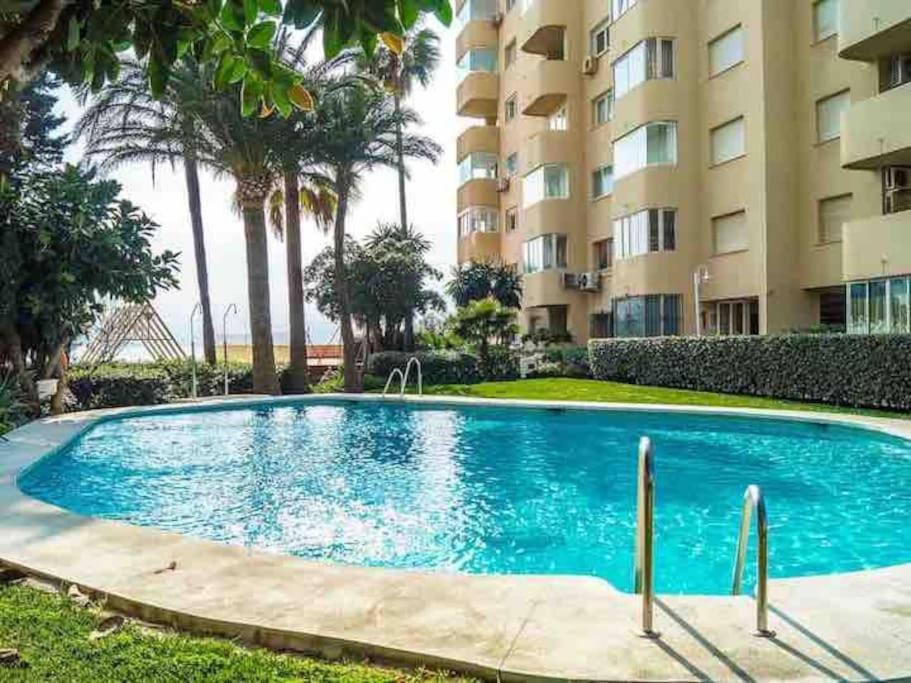 Lovely 1 Bedroom Apartment With Sea Views And Pool エステポナ エクステリア 写真