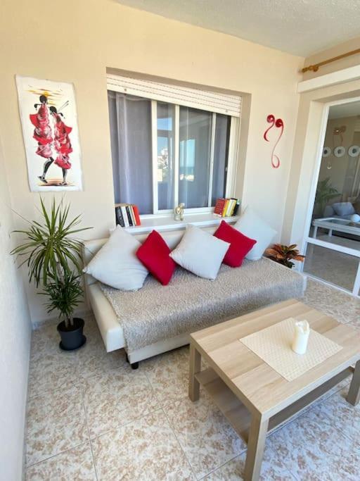 Lovely 1 Bedroom Apartment With Sea Views And Pool エステポナ エクステリア 写真
