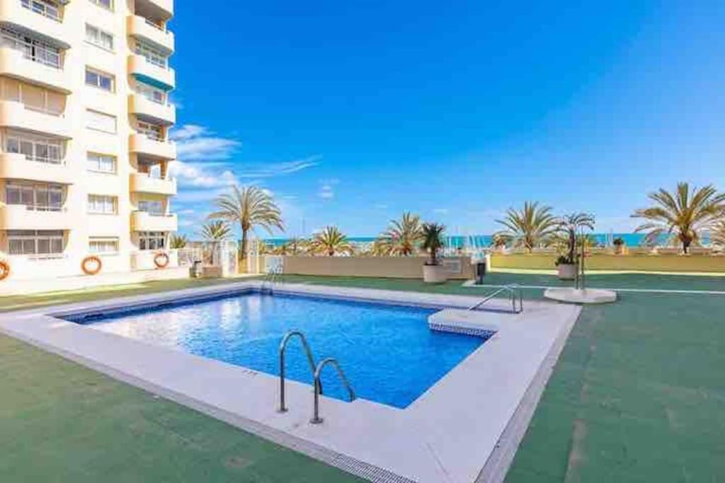 Lovely 1 Bedroom Apartment With Sea Views And Pool エステポナ エクステリア 写真