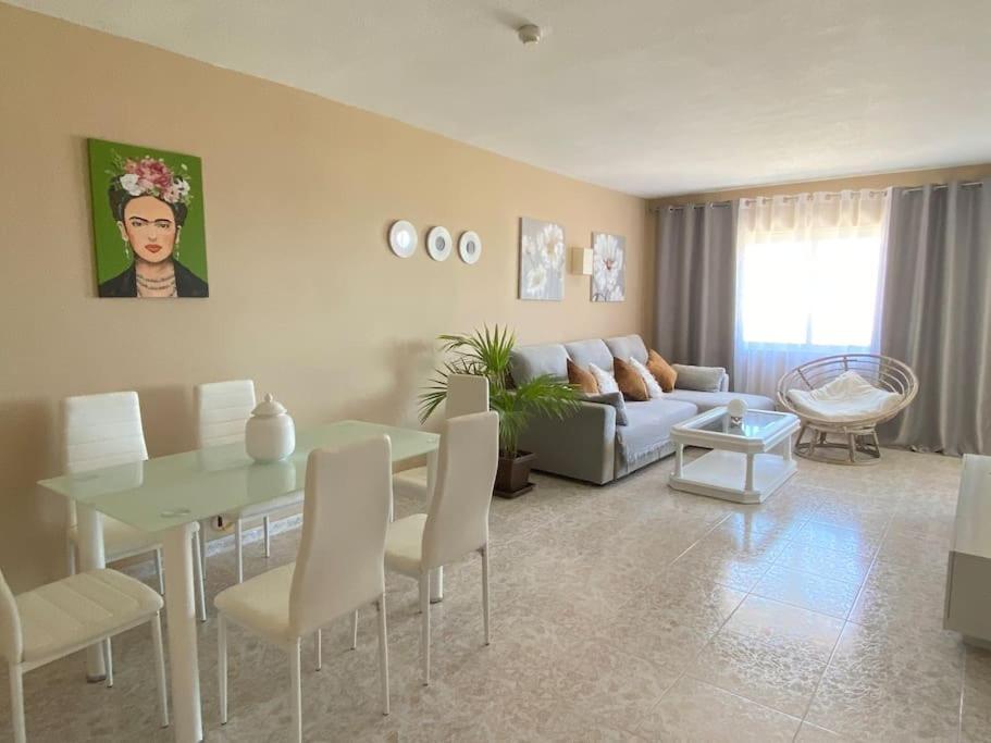Lovely 1 Bedroom Apartment With Sea Views And Pool エステポナ エクステリア 写真